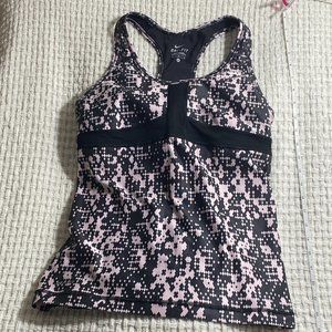 ASPIRE size M multicolored fitness top